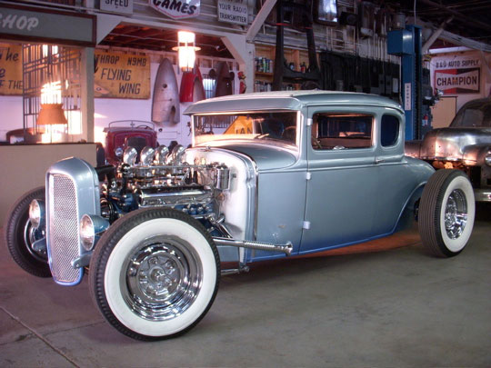 #4 : '30 Ford 5W Coupe "Live wire" - Racingniko Live-wire-000
